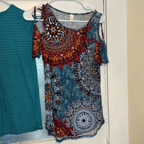 Bundle of three women’s casual long and short sleeve tops and tshirts size S - Picture 4 of 7